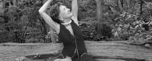 Old-lady-doing-yoga-537x218